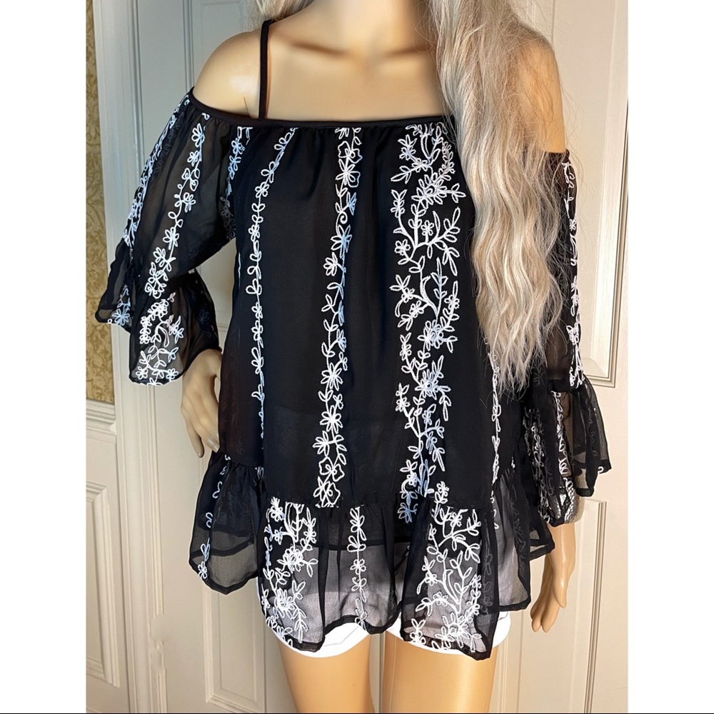 Romeo and Juliet Couture Embroidered Black Blouse